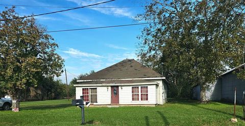 Single Family Residence in Eagle Lake TX 422 Main Street 4.jpg