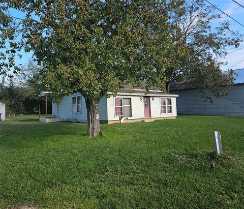 Single Family Residence in Eagle Lake TX 422 Main Street 6.jpg