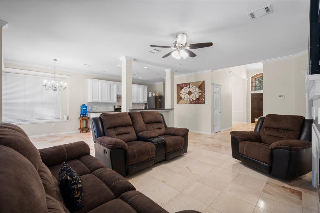 3923 Shadow Cove Drive, Houston, Texas image 16