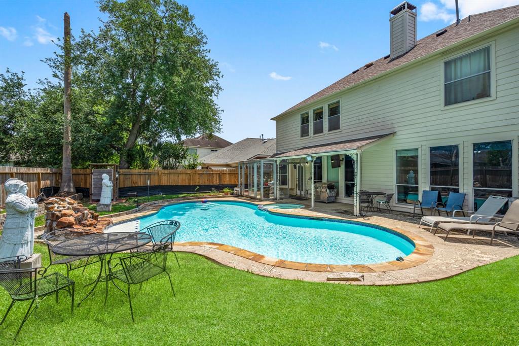 3923 Shadow Cove Drive, Houston, Texas image 2