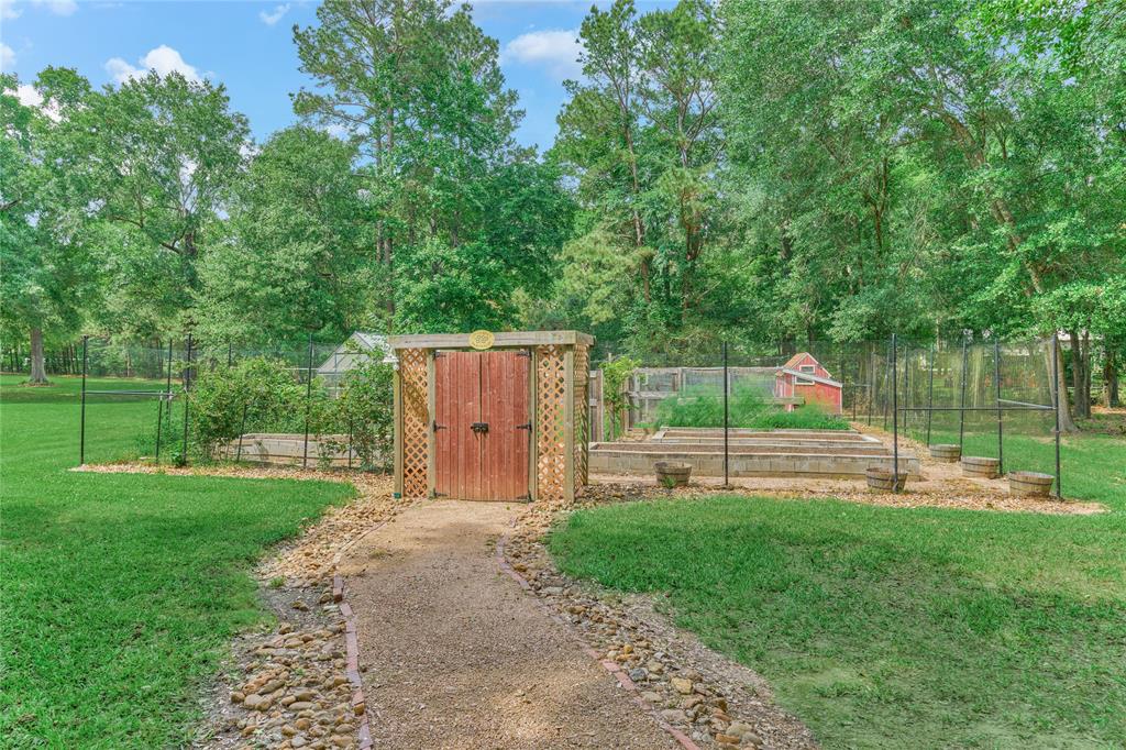 15050 Lake Paula Drive, Willis, Texas image 47