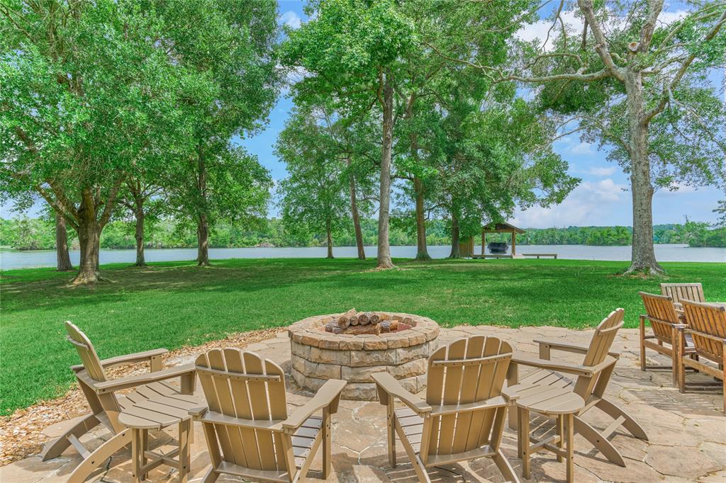 15050 Lake Paula Drive, Willis, Texas image 10