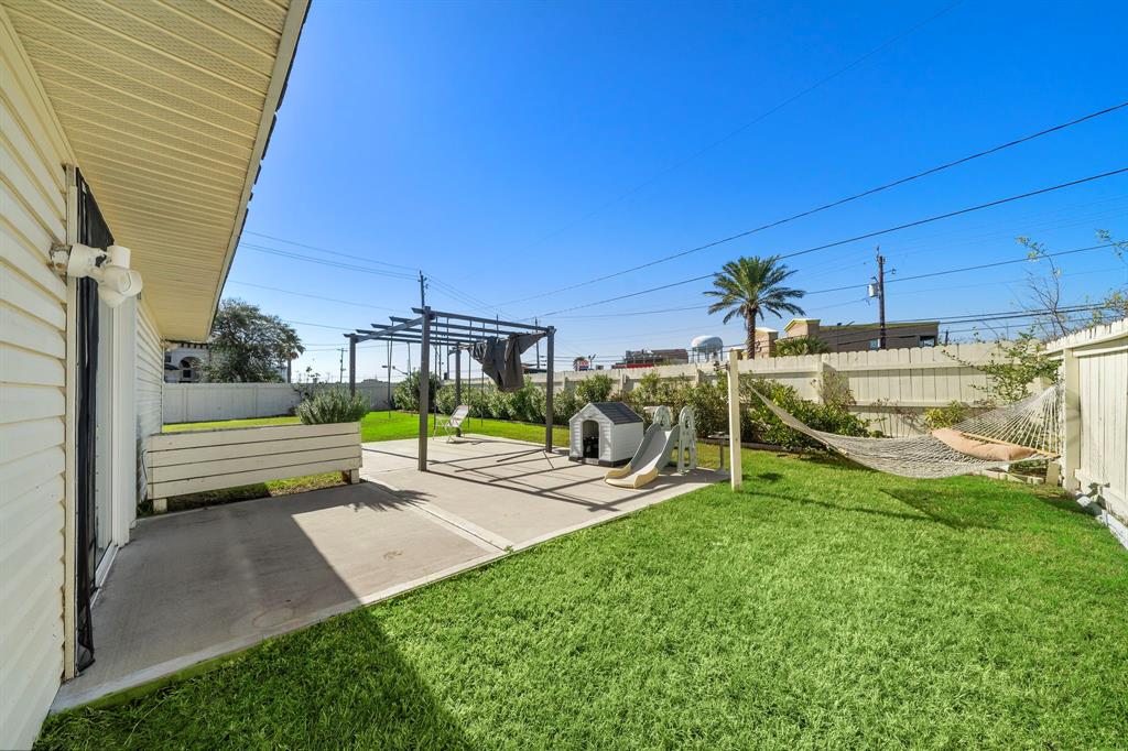28 Manor Way, Galveston, Texas image 6