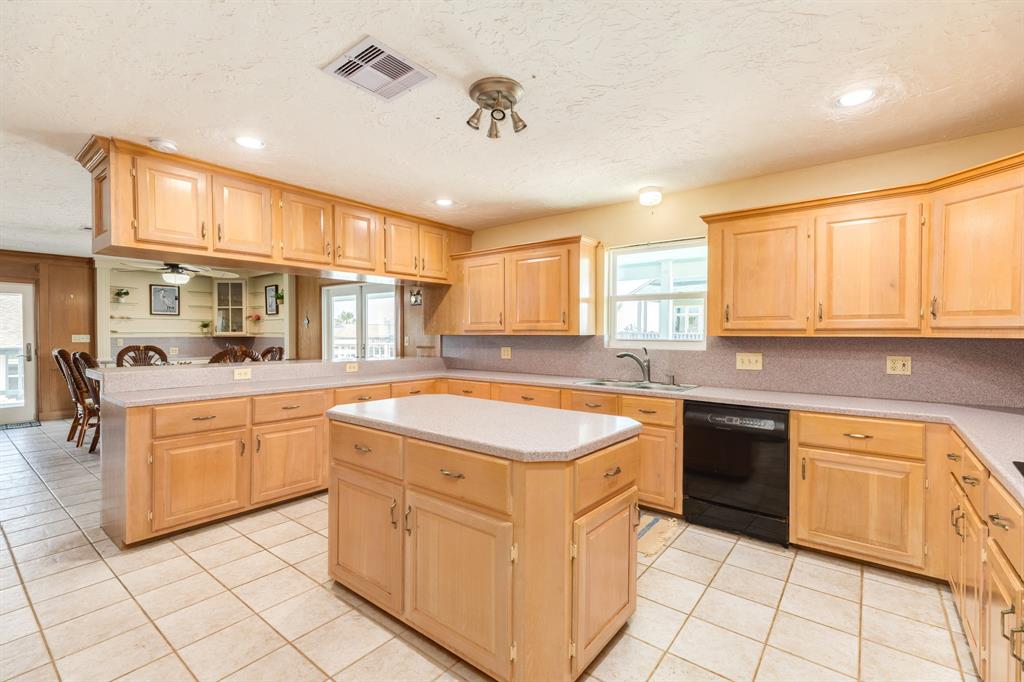 247 Schooner Drive, Freeport, Texas image 17