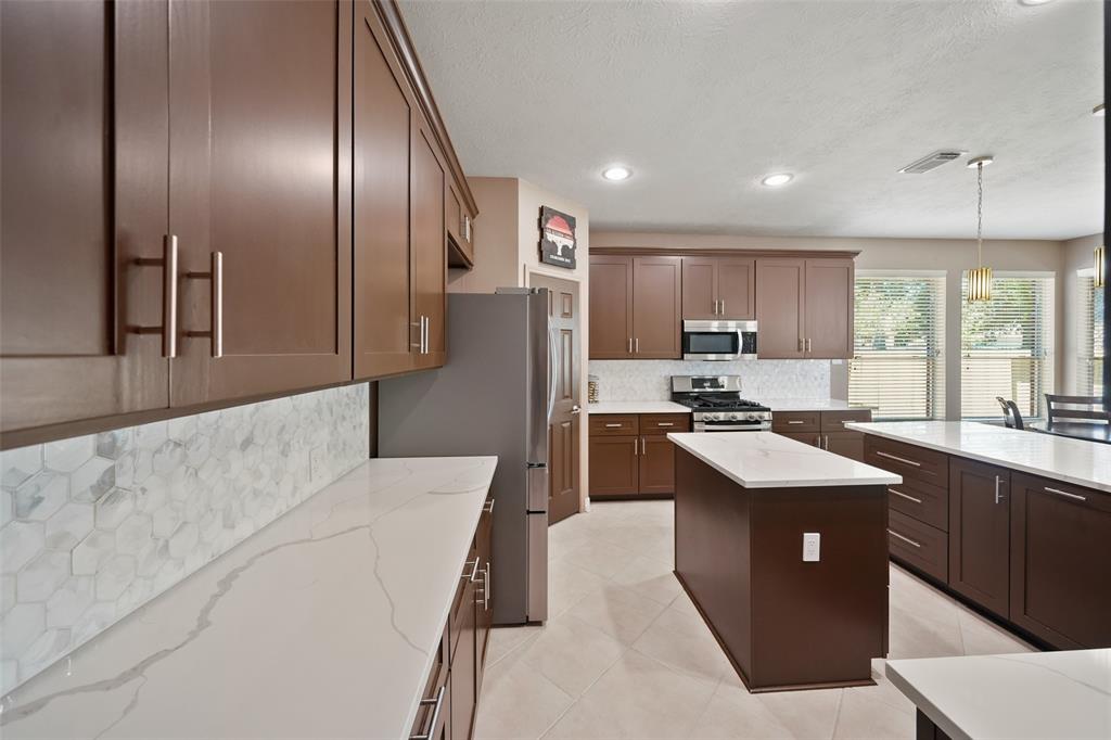 11926 Brush Canyon Drive, Tomball, Texas image 10