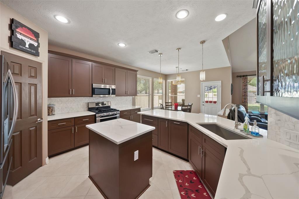 11926 Brush Canyon Drive, Tomball, Texas image 7