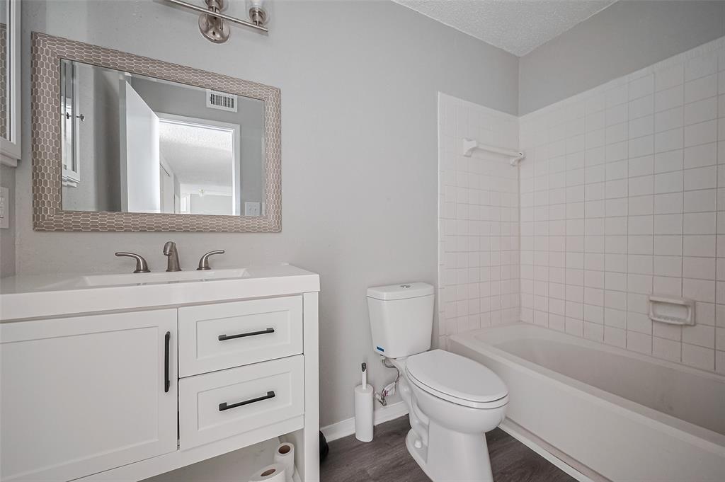 12615 Brookglade Circle Cir #107, Houston, Texas image 9