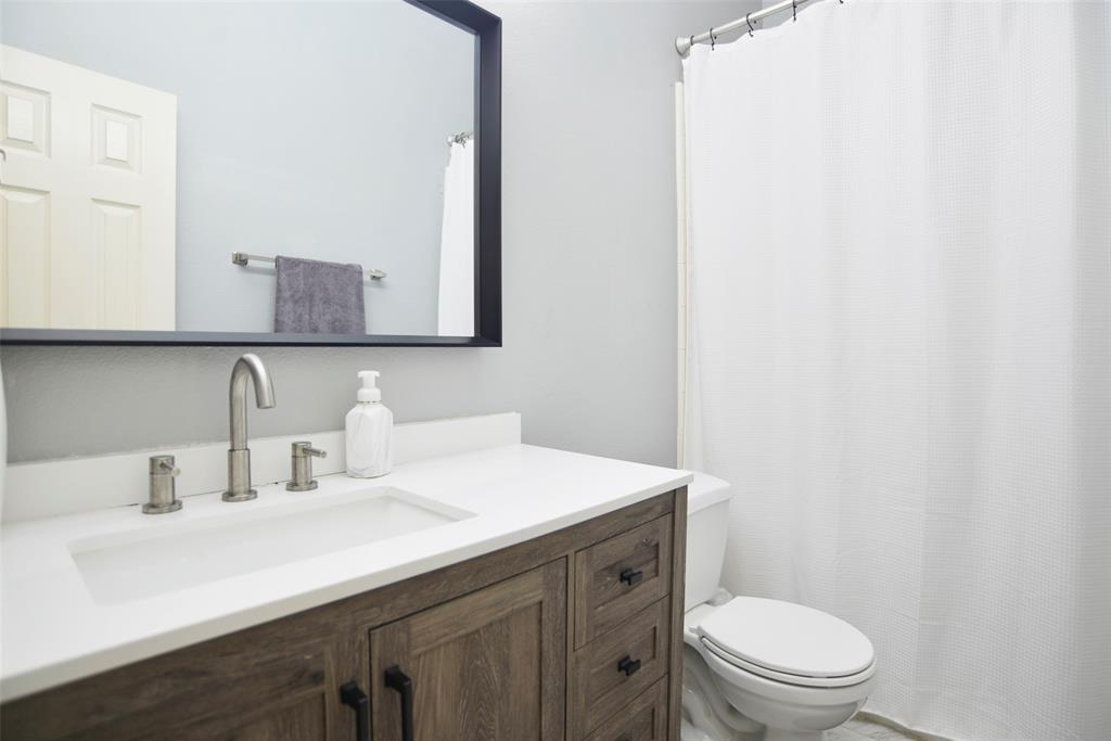 6743 Hidden Colony Lane, Dickinson, Texas image 19