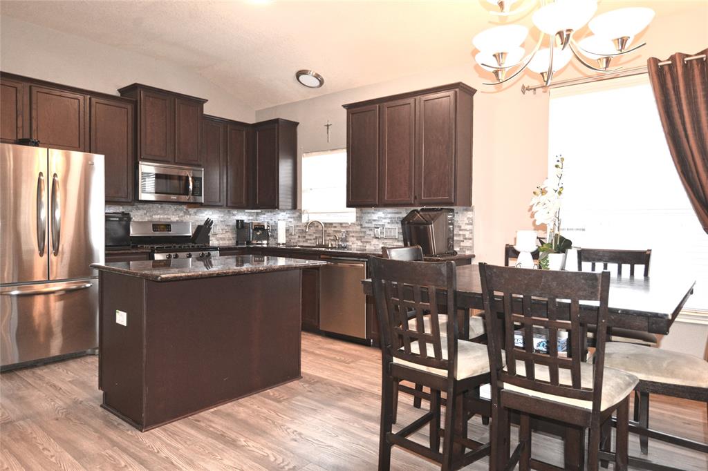 6743 Hidden Colony Lane, Dickinson, Texas image 8