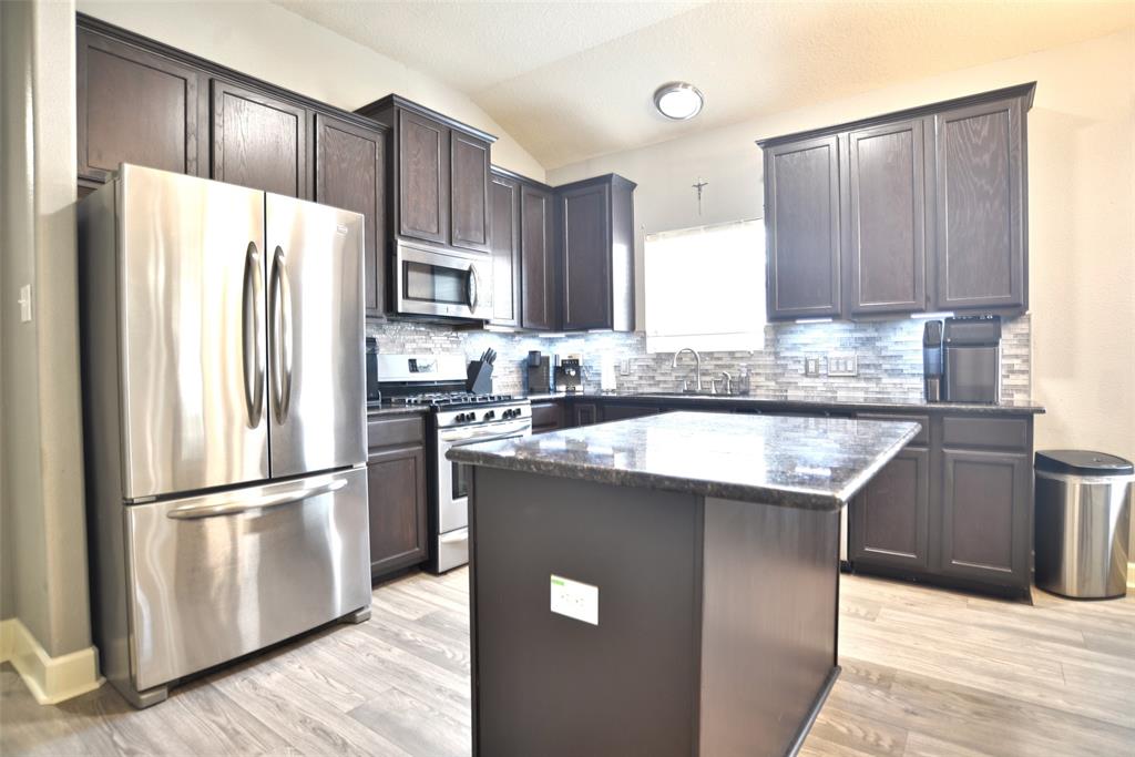 6743 Hidden Colony Lane, Dickinson, Texas image 7