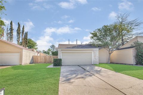 Single Family Residence in Cypress TX 11920 Lakewood West Drive.jpg