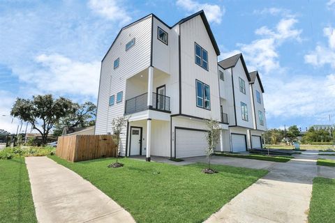 MLS: 77684695