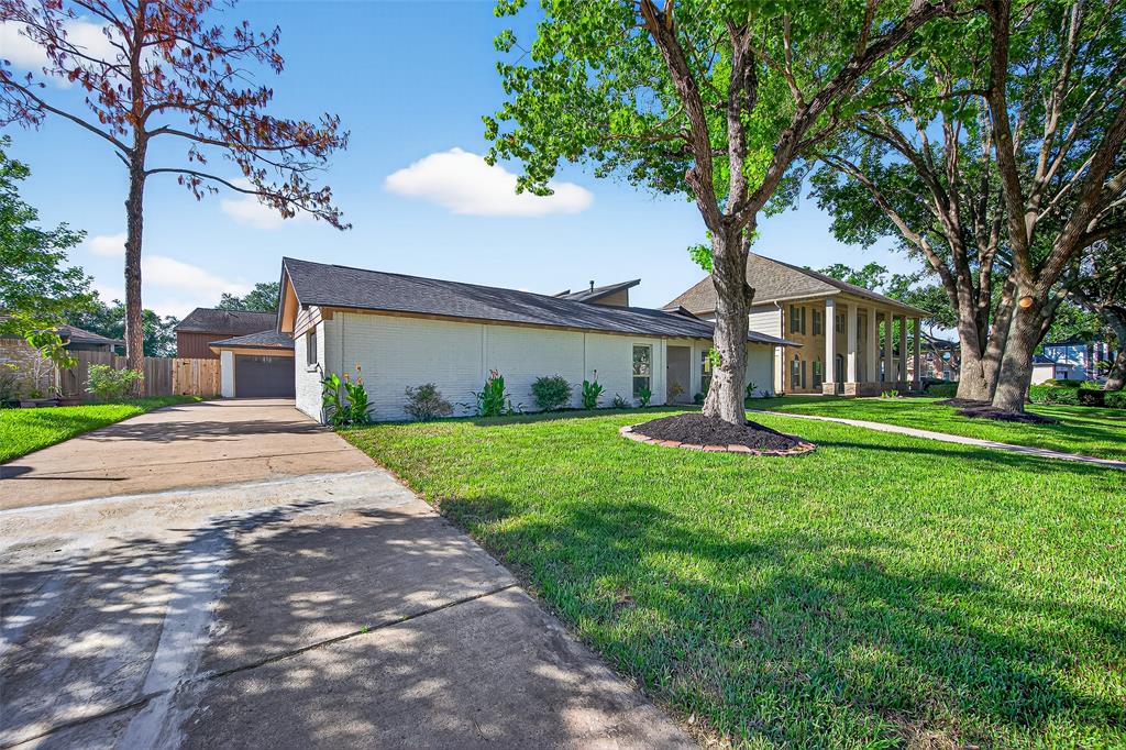 3006 Golden Hills Lane