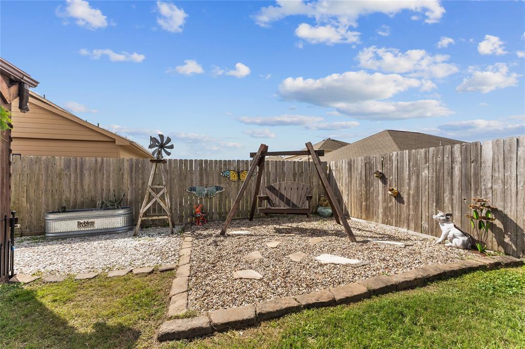 117 Mustang Stampede Drive, La Marque, Texas image 25