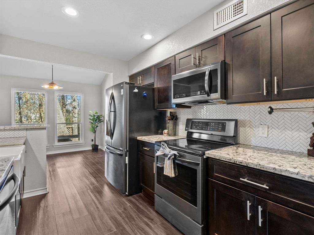 53 Hideaway Drive #53, Friendswood, Texas image 8