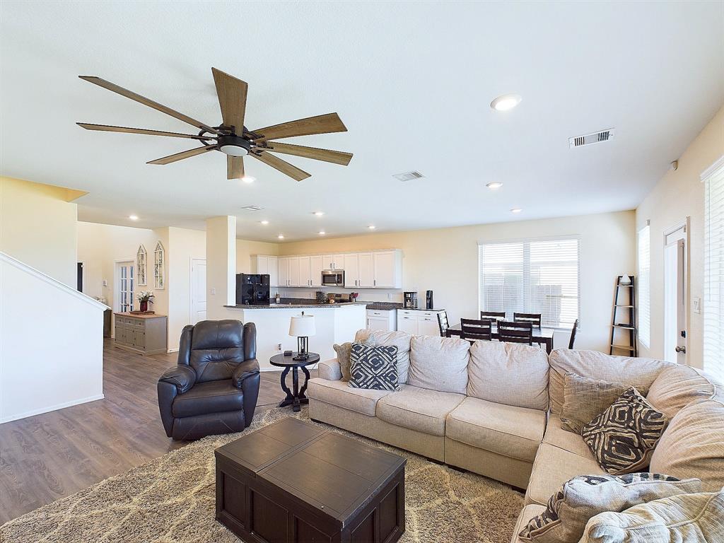 19191 Pinewood Grove Trail, New Caney, Texas image 12