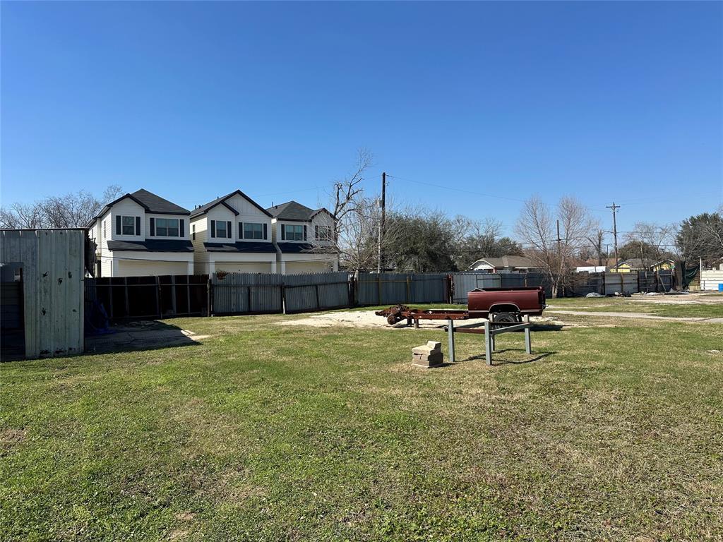 3704 Liberty Road, Houston, Texas image 4
