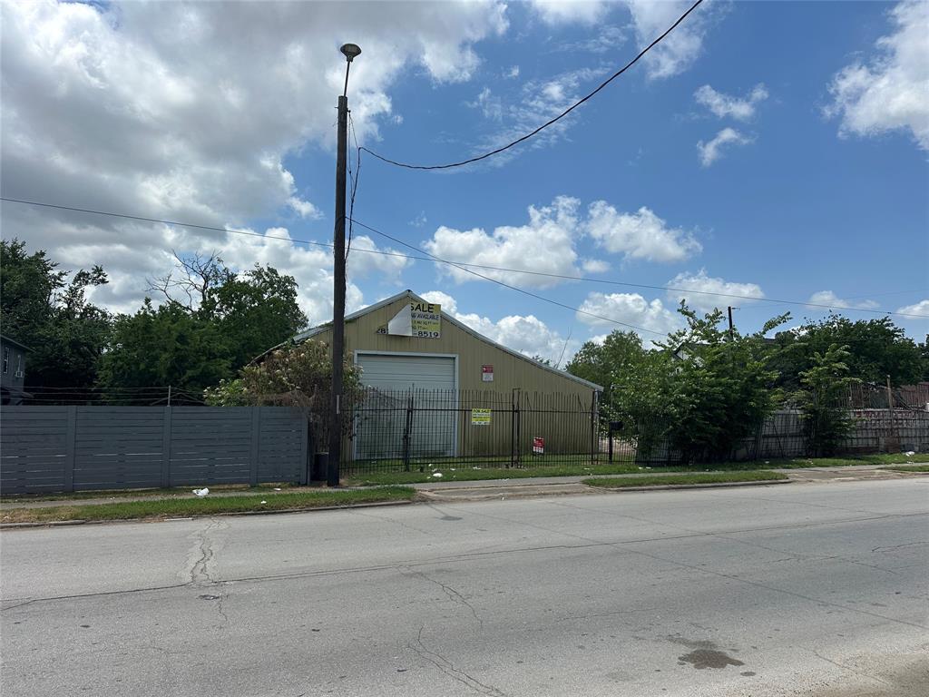 3704 Liberty Road, Houston, Texas image 1