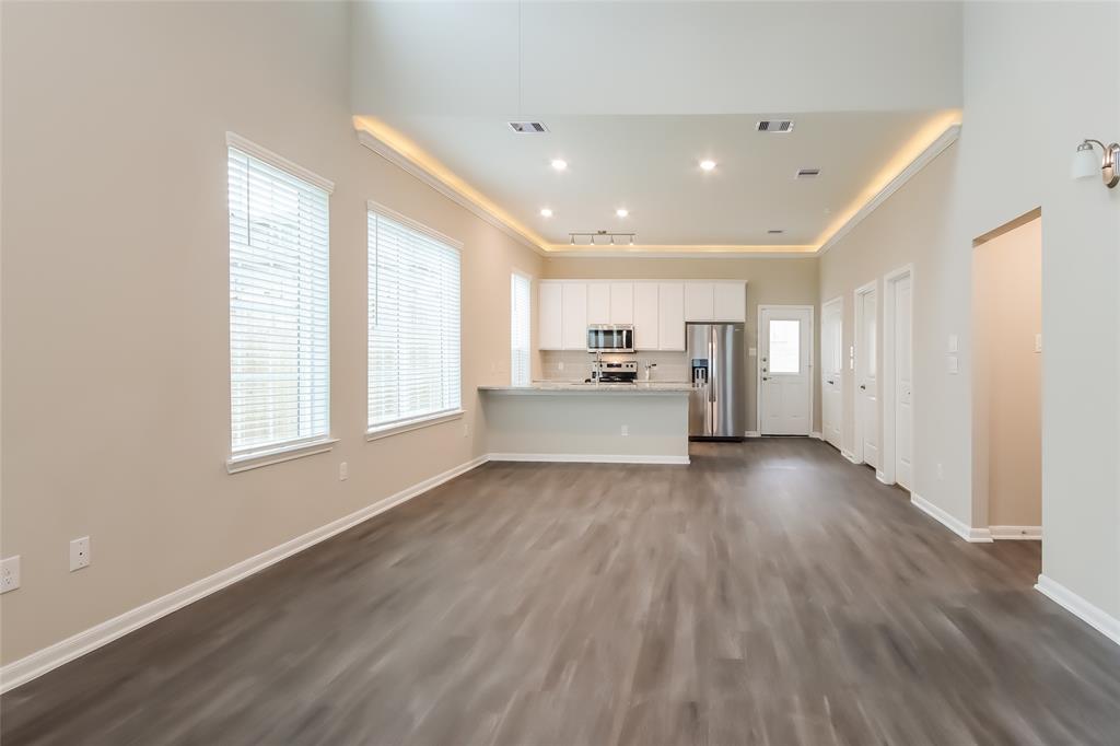 9857 Crescent Cove Drive