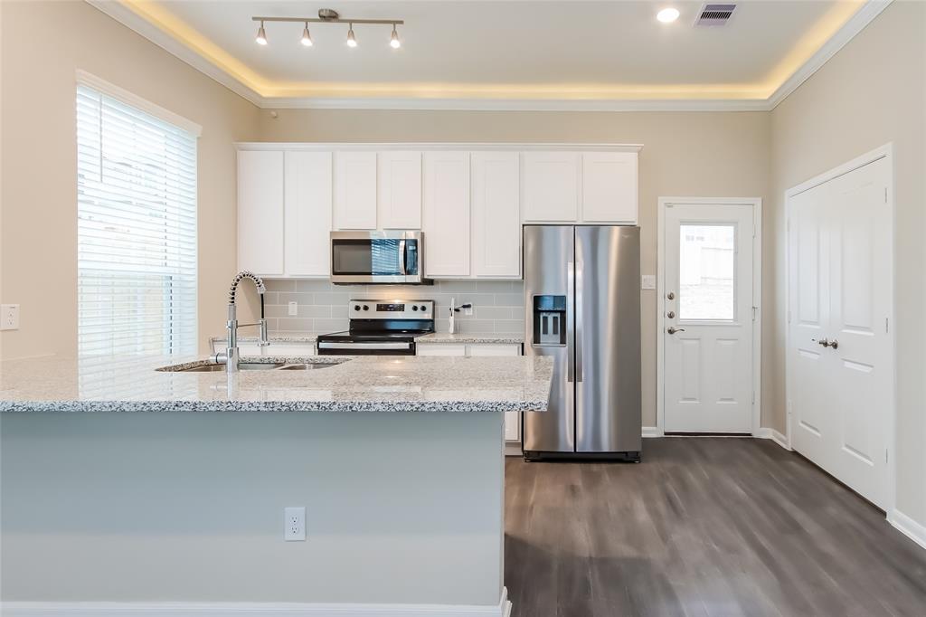 9857 Crescent Cove Drive
