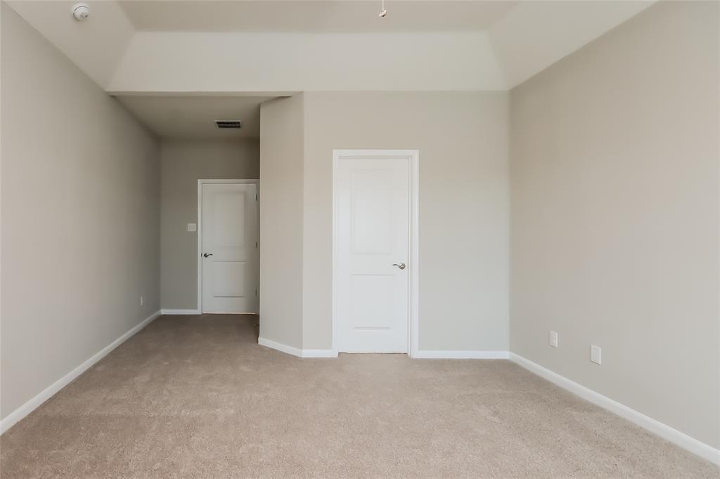9857 Crescent Cove Drive