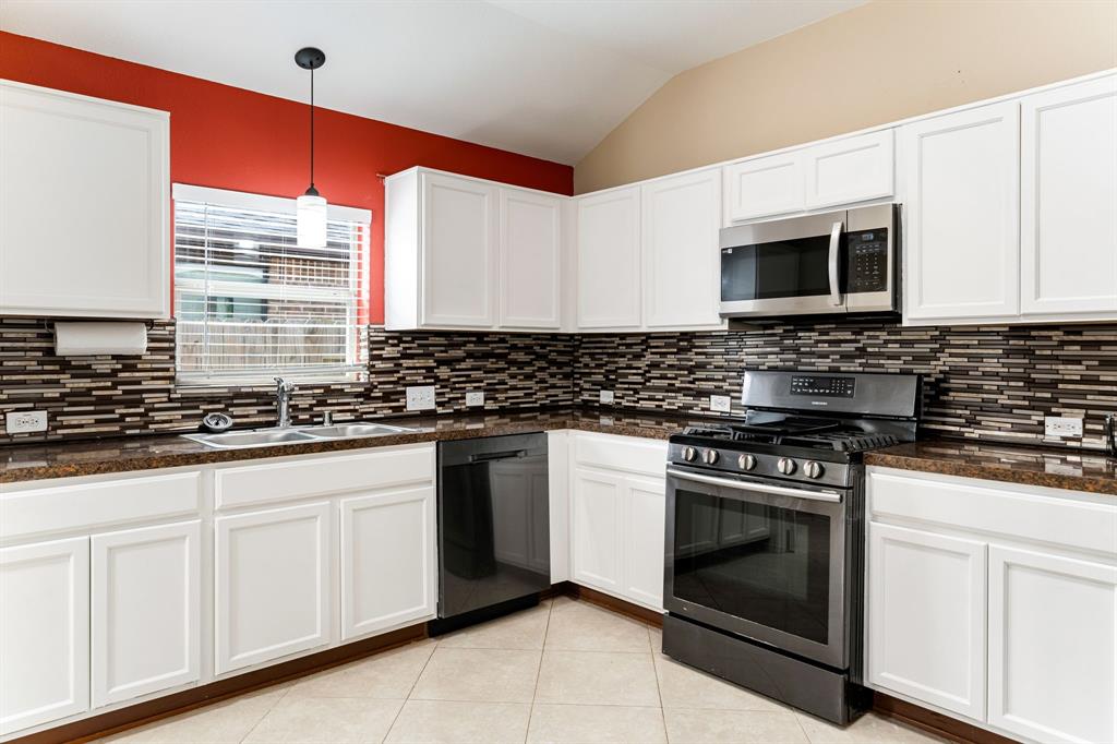 5211 La Rocco Way, Alvin, Texas image 9