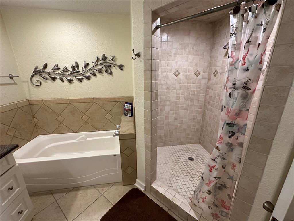 4406 E Bay Drive, Port Bolivar, Texas image 27