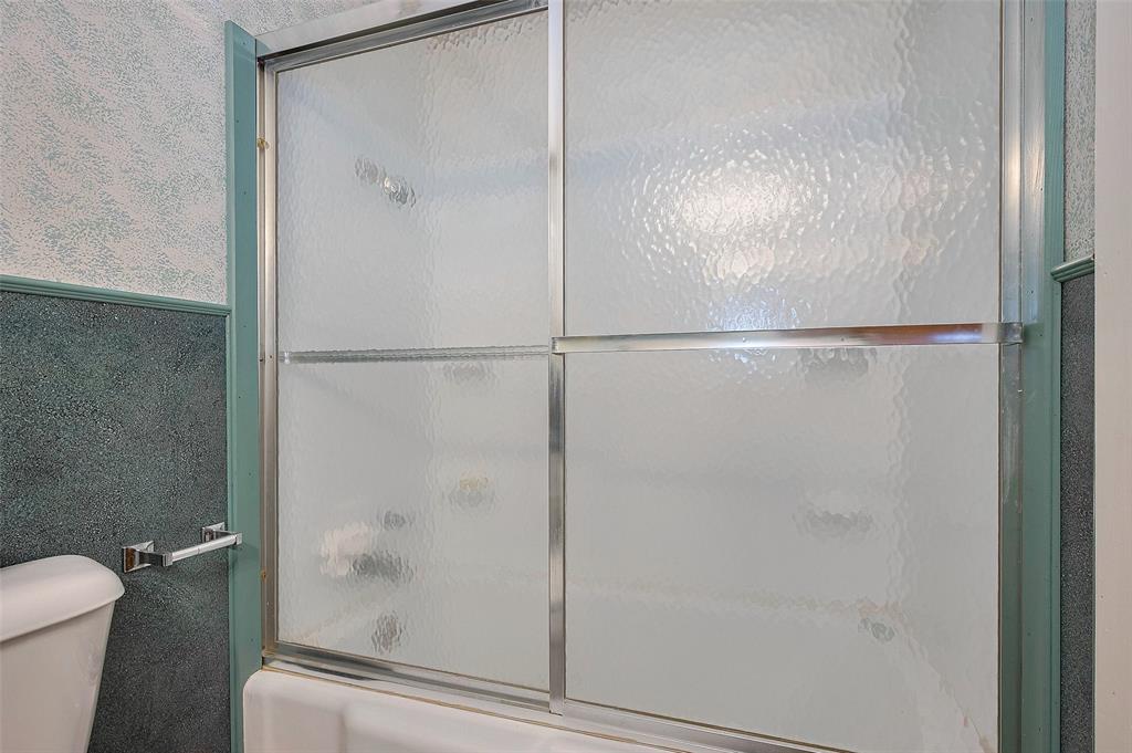 2828 Duberry Street, Bay City, Texas image 31