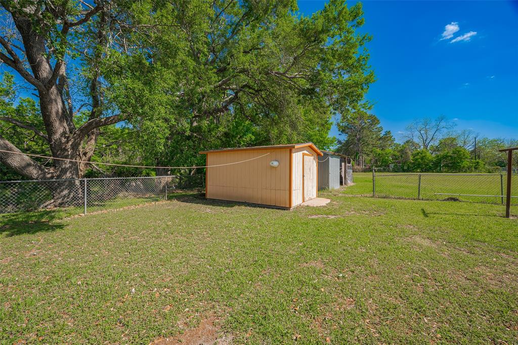 2828 Duberry Street, Bay City, Texas image 40