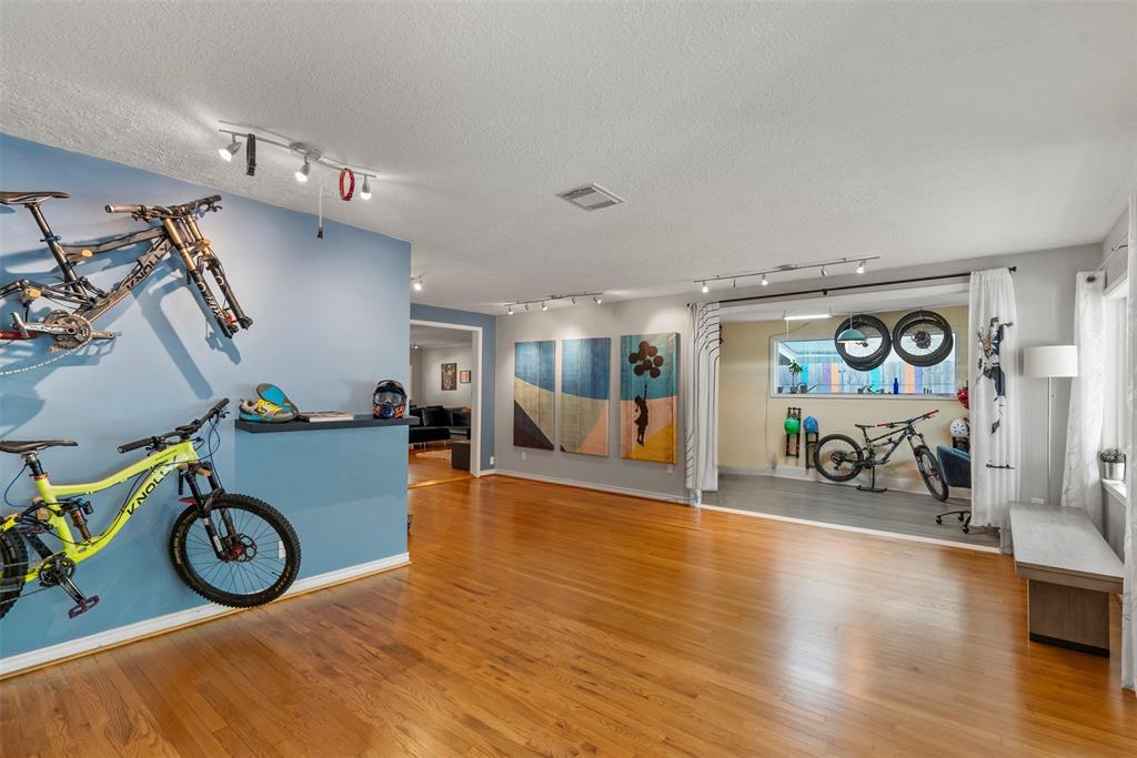 property-search 3 4811 Saxon Street