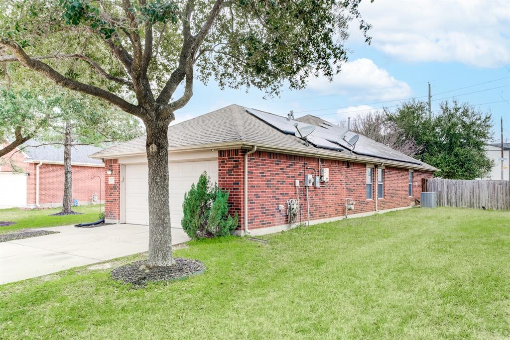 24414 Leachwood Drive, Katy, Texas image 3