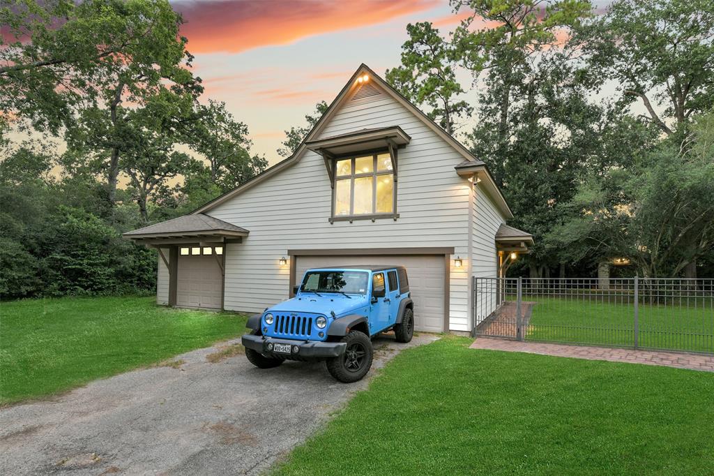11310 Glenora Drive