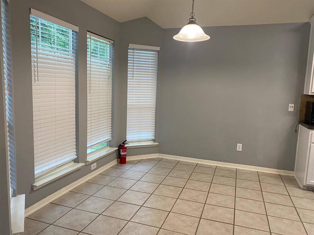430 Spindle Ridge Drive, Spring, Texas image 7