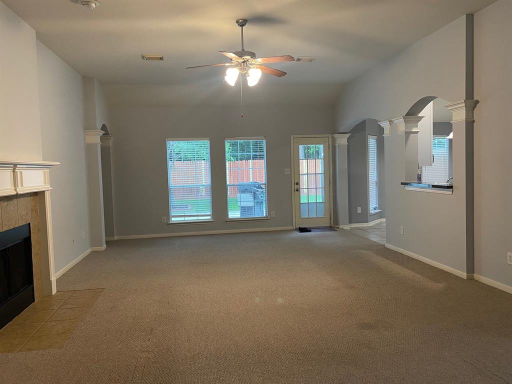 430 Spindle Ridge Drive, Spring, Texas image 6