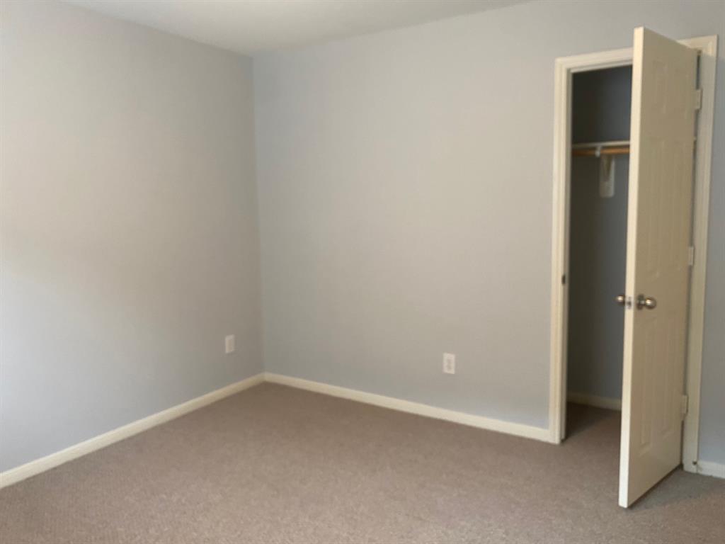 430 Spindle Ridge Drive, Spring, Texas image 18