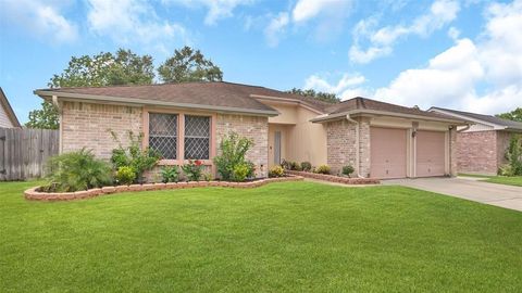 Single Family Residence in Houston TX 7251 Sonnet Glen Lane.jpg