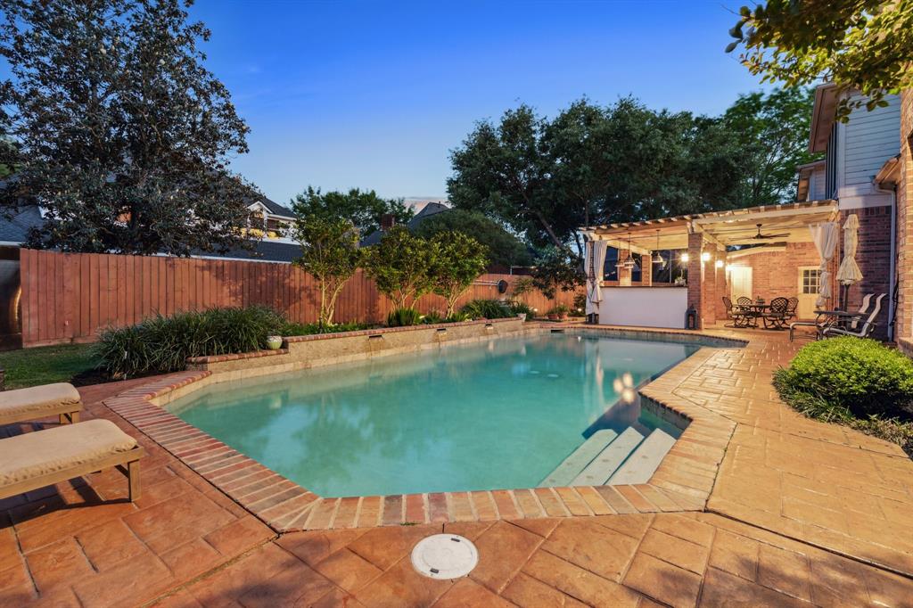 23007 Meadow Pond Circle Cir, Katy, Texas image 2