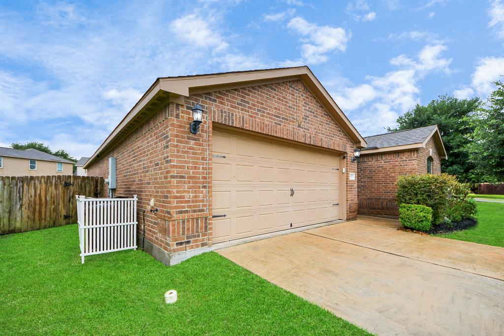 38327 Miranda Lane