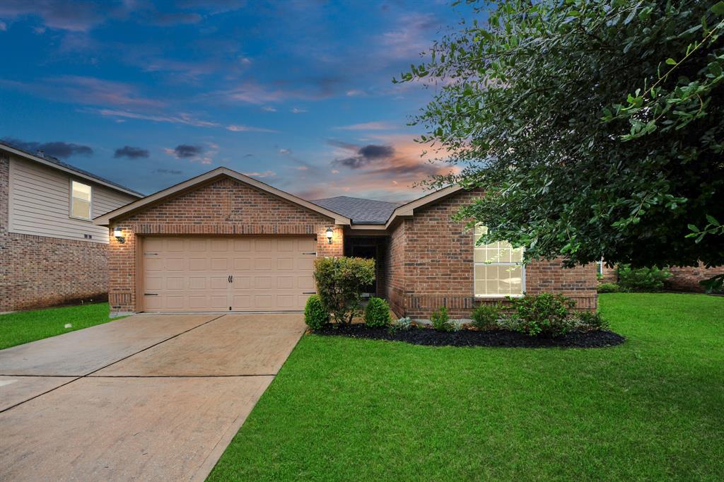38327 Miranda Lane