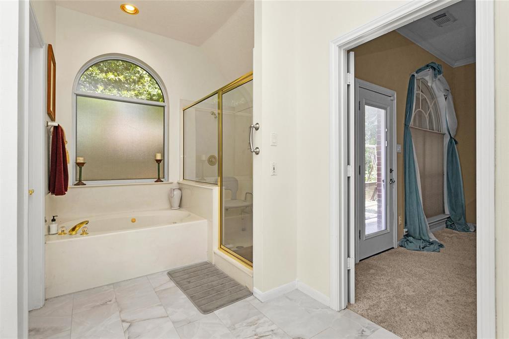 529 Stephen F Austin Drive, Conroe, Texas image 32