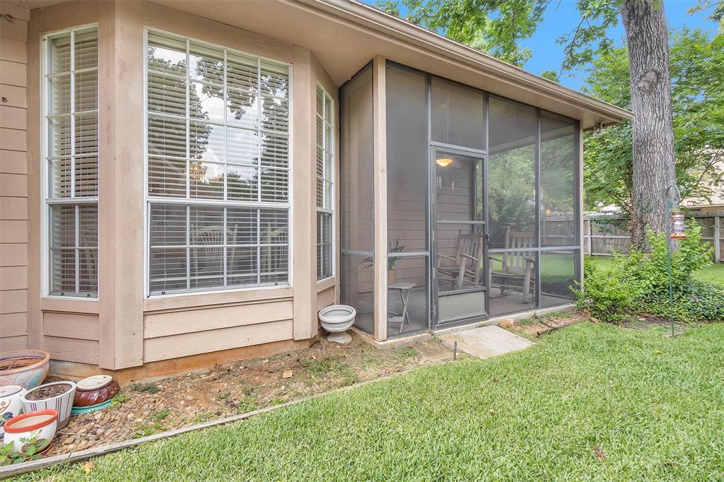 529 Stephen F Austin Drive, Conroe, Texas image 6