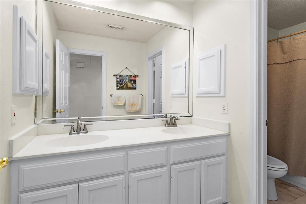 529 Stephen F Austin Drive, Conroe, Texas image 33