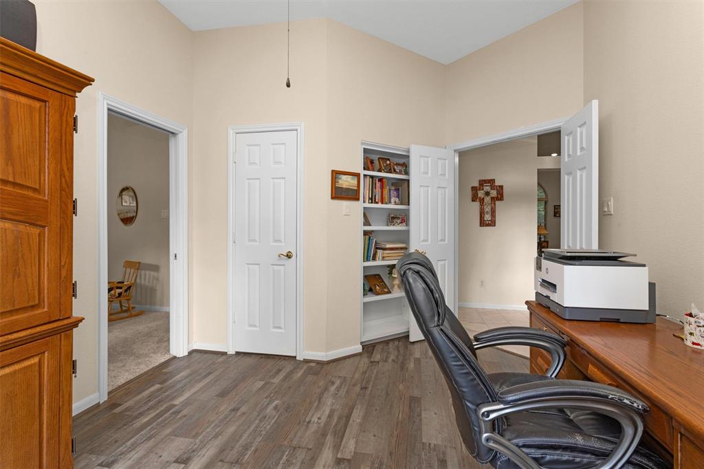 529 Stephen F Austin Drive, Conroe, Texas image 23