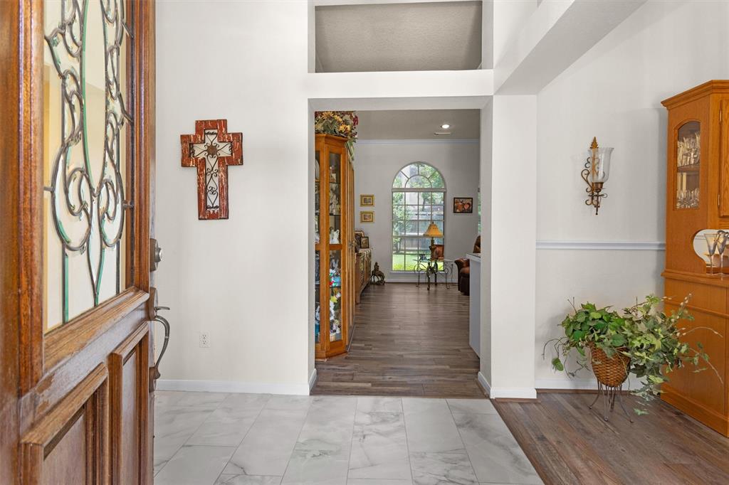 529 Stephen F Austin Drive, Conroe, Texas image 14