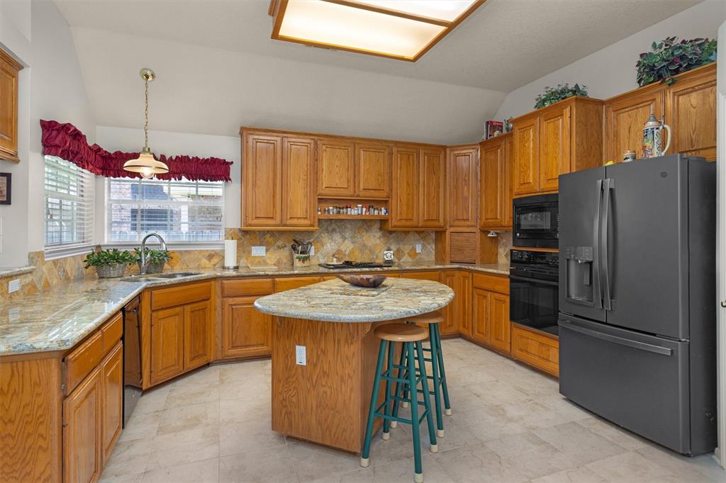 529 Stephen F Austin Drive, Conroe, Texas image 21