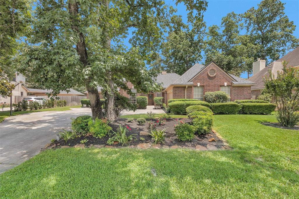 529 Stephen F Austin Drive, Conroe, Texas image 9