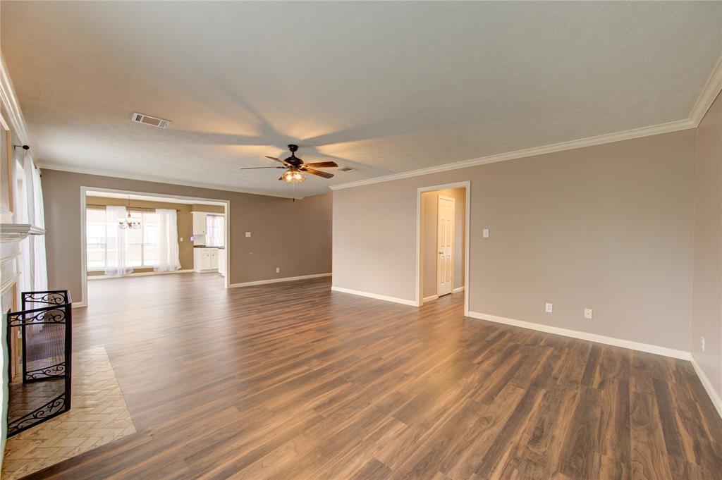 1322 Village Garden Drive, Missouri City, Texas image 16
