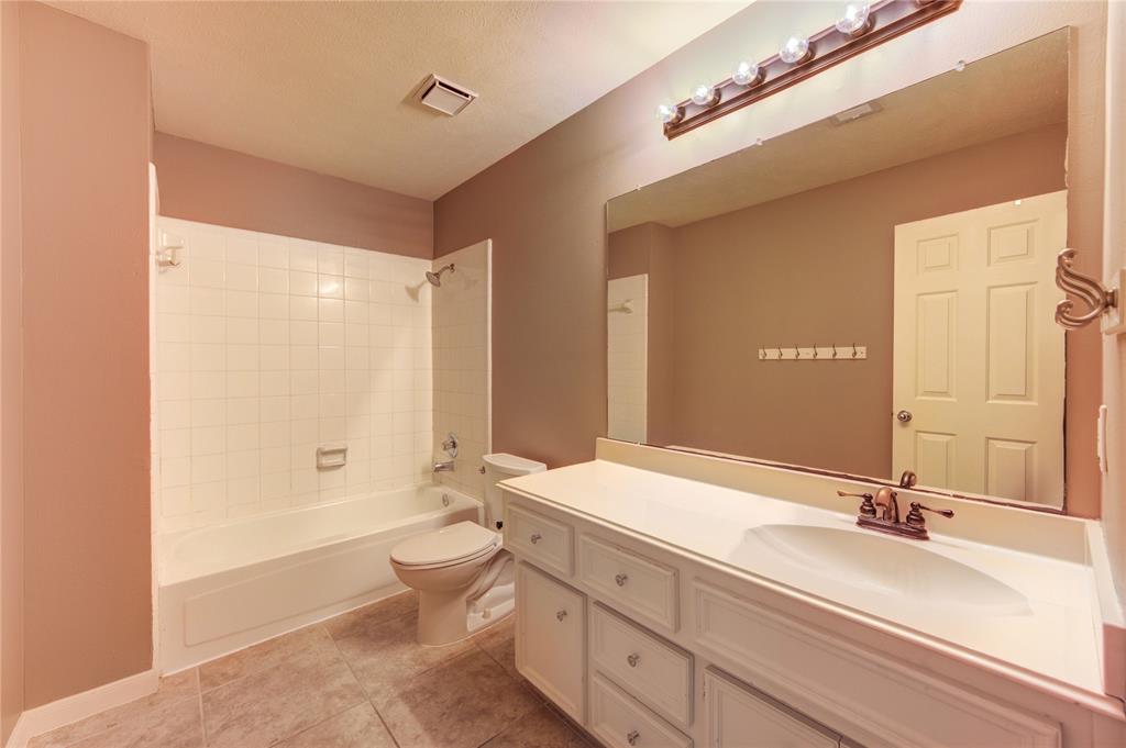 1322 Village Garden Drive, Missouri City, Texas image 31