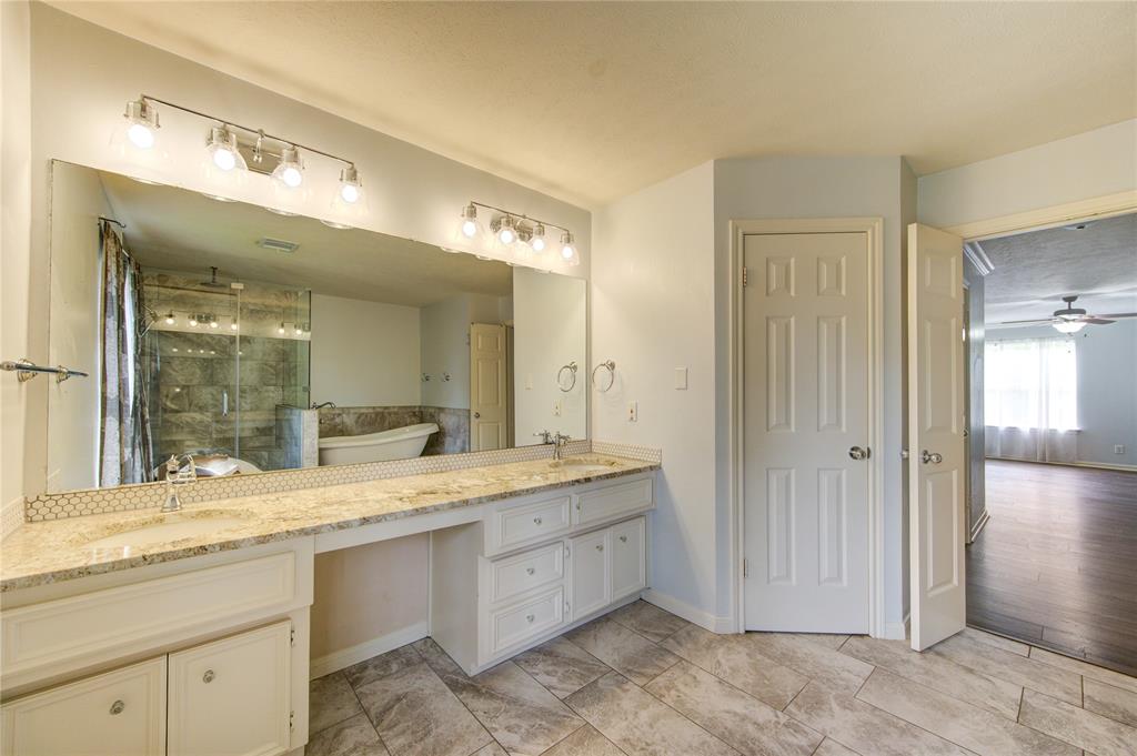 1322 Village Garden Drive, Missouri City, Texas image 26