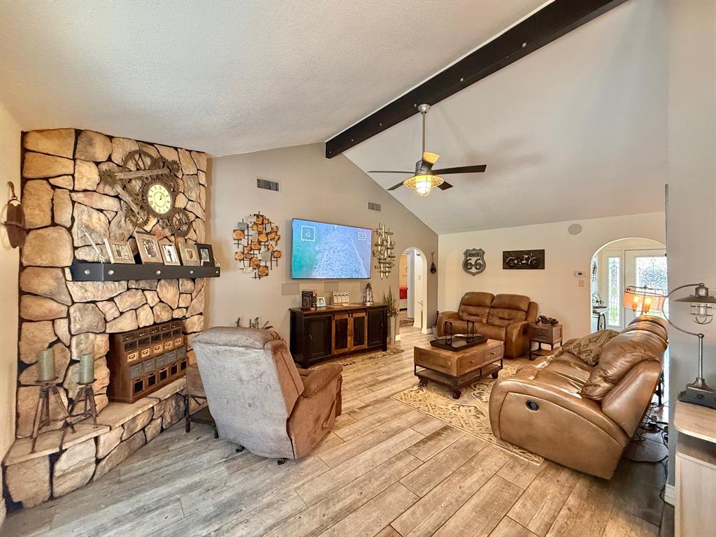 2330 Little John Lane, Groves, Texas image 7